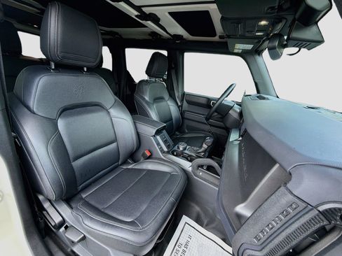 Used 2025 Ford Bronco Badlands AWD/4WD image 14