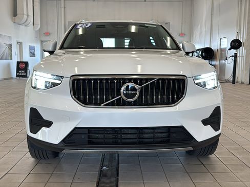 Used 2025 Volvo XC40 B5 Core AWD/4WD image 10