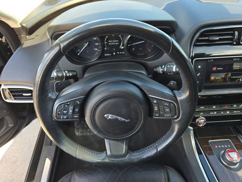 Used 2017 Jaguar XE Prestige image 14