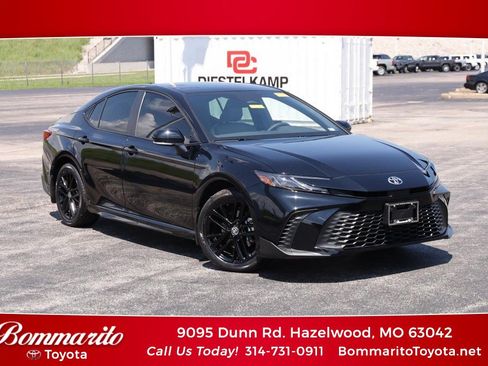 Used 2026 Toyota Camry SE AWD/4WD image 1