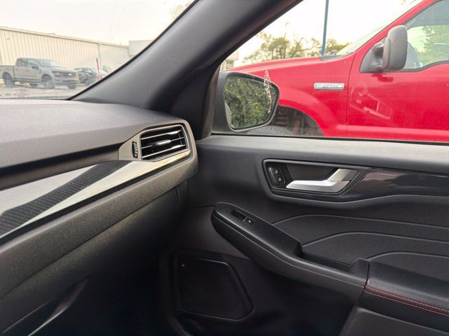 Used 2023 Ford Escape ST-Line w/ Tech Pack #1 FWD image 28