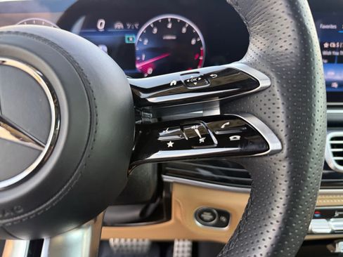 Certified 2025 Mercedes-Benz GLS 580 4MATIC image 23