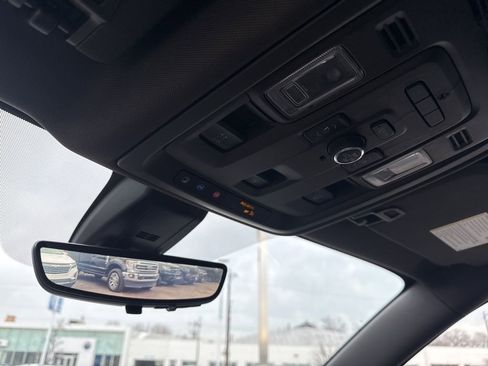 Used 2021 GMC Yukon XL Denali w/ Denali Premium Package image 25