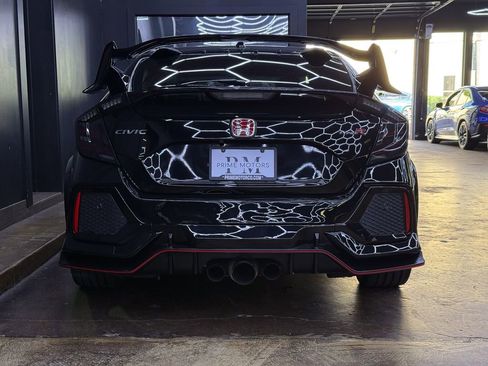 Used 2017 Honda Civic Type R image 8