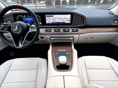 Used 2025 Mercedes-Benz GLE 450e 4MATIC image 16