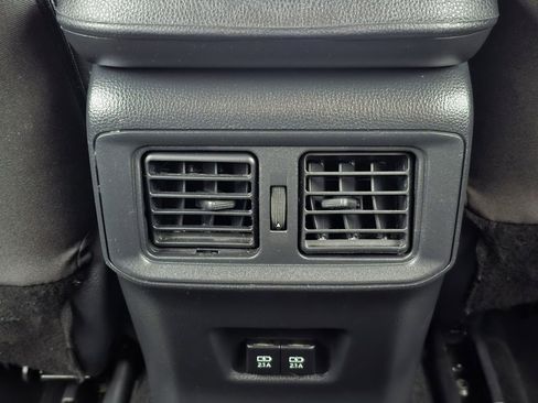 Used 2021 Toyota RAV4 XLE image 28