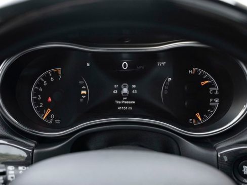 Used 2020 Jeep Grand Cherokee Overland image 23