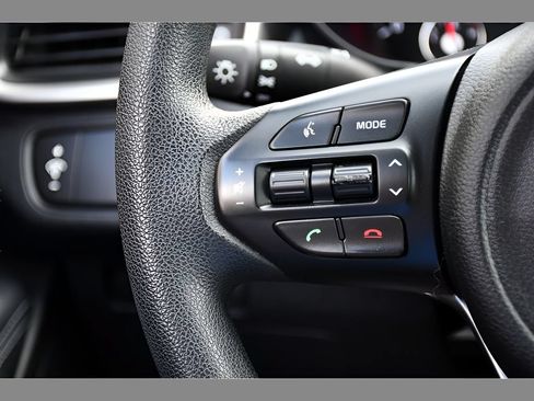 Used 2017 Kia Sorento L FWD image 29