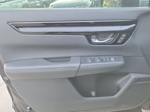 Used 2025 Honda CR-V EX-L image 12