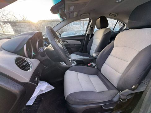 Used 2014 Chevrolet Cruze LS image 16