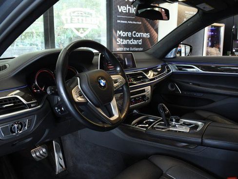 Used 2019 BMW 750i xDrive w/ Executive Package AWD/4WD image 47