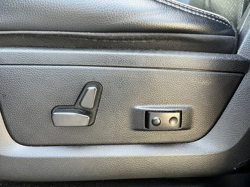 Used 2022 RAM 2500 Laramie AWD/4WD image 13
