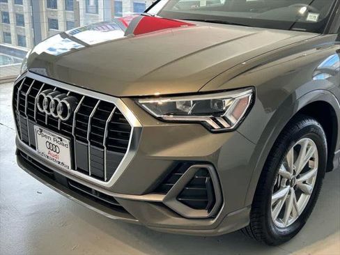 Certified 2025 Audi Q3 2.0T Premium image 7