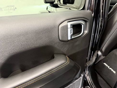 Used 2023 Jeep Gladiator Overland AWD/4WD image 20