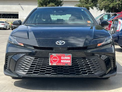 Used 2025 Toyota Camry SE image 11