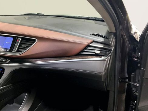 Used 2021 Buick Enclave Avenir image 25