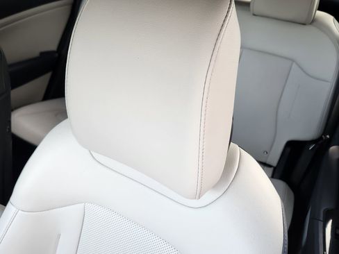 Used 2023 Kia Sportage EX image 5