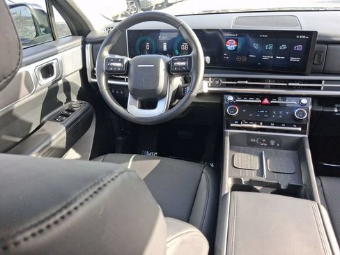 Used 2025 Hyundai Santa Fe SEL FWD image 10