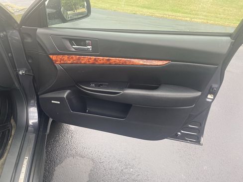 Used 2012 Subaru Outback 2.5i Limited image 22