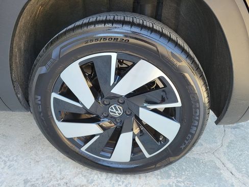 Used 2026 Volkswagen Atlas Cross Sport SE FWD image 17