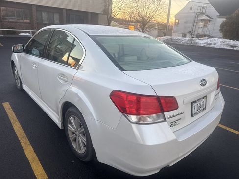 Used 2011 Subaru Legacy 2.5i Premium w/ All-Weather Pkg image 10