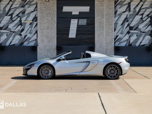 Used 2015 McLaren 650S Spider RWD image 2