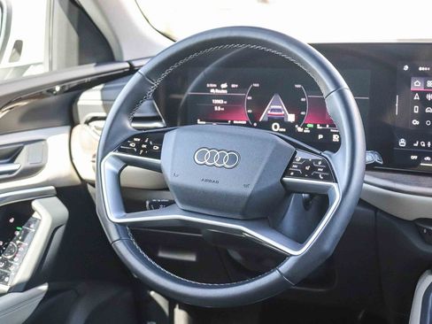 Certified 2025 Audi Q5 Premium w/ Convenience Package AWD/4WD image 17