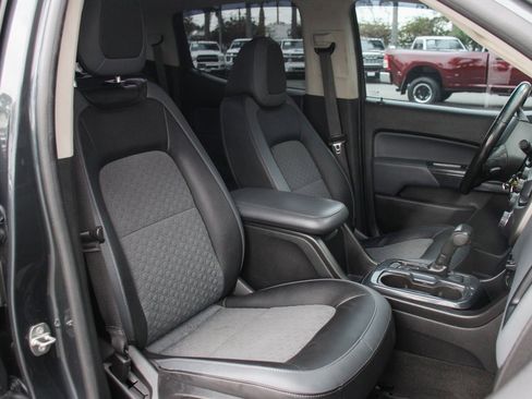 Used 2018 Chevrolet Colorado Z71 image 36