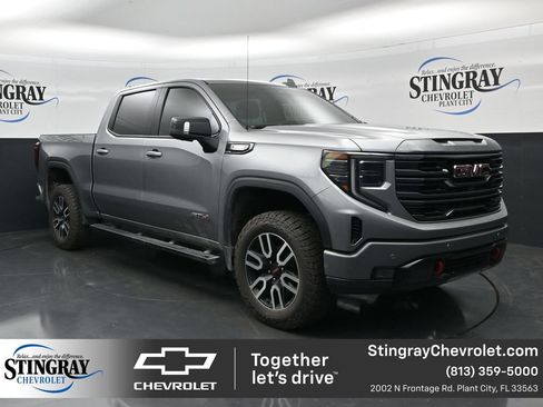 Used 2024 GMC Sierra 1500 AT4 w/ Technology Package AWD/4WD image 1