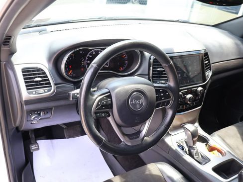 Used 2019 Jeep Grand Cherokee Altitude AWD/4WD image 22