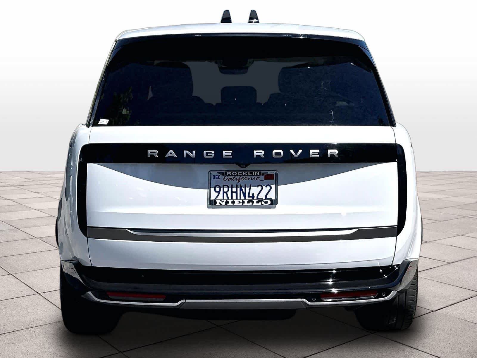 Used 2025 Land Rover Range Rover SE AWD/4WD image 9
