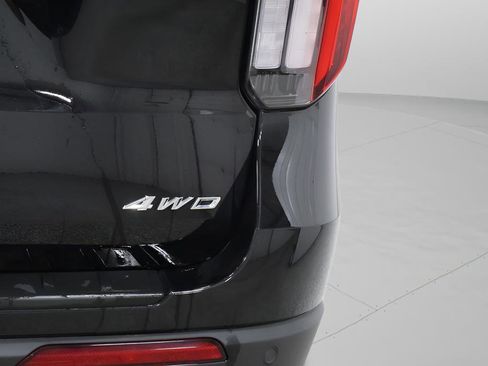 Used 2025 Ford Explorer ST-Line w/ ST-Line Street Pack AWD/4WD image 39