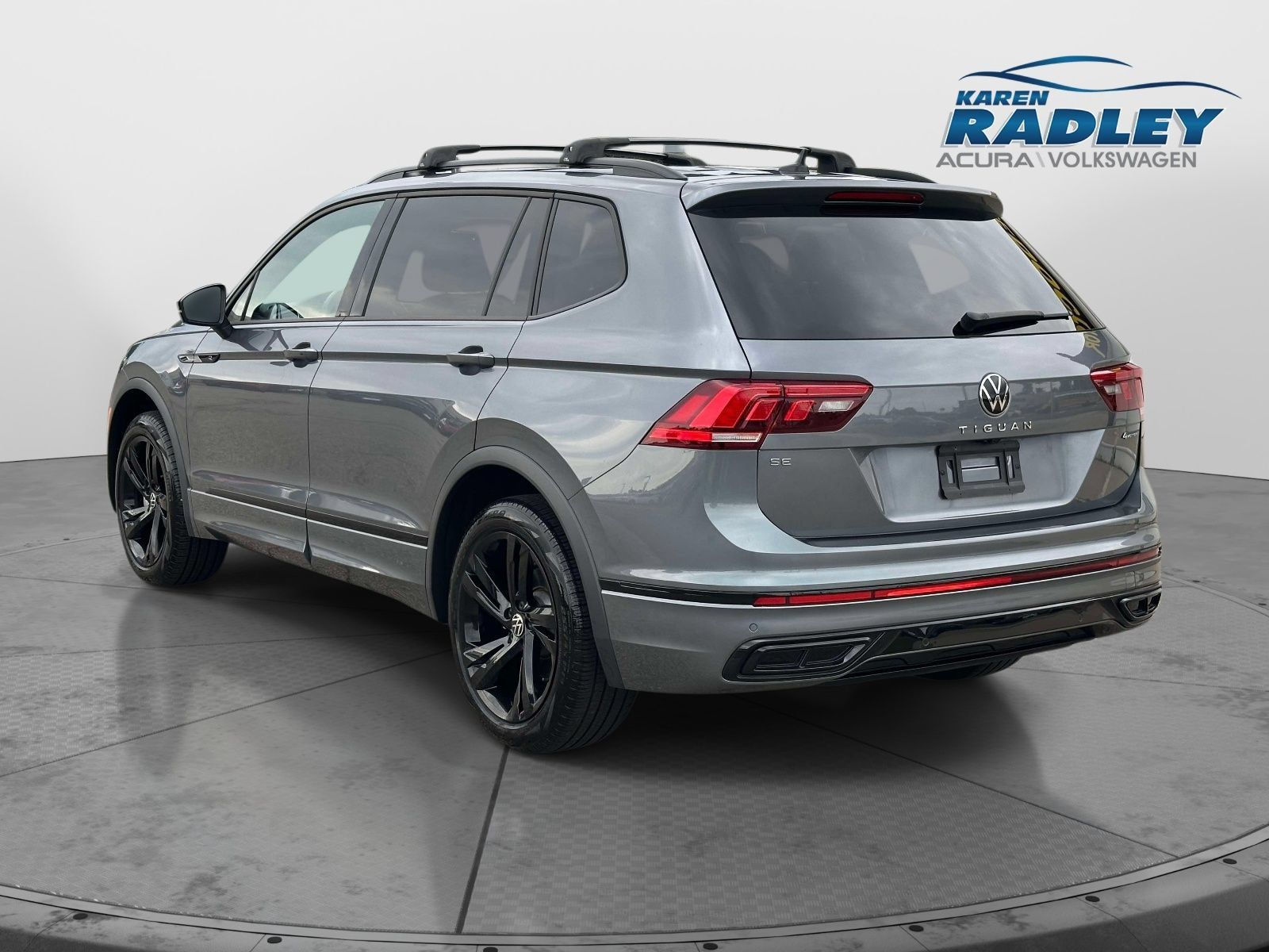 Certified 2024 Volkswagen Tiguan SE R-Line AWD/4WD image 4