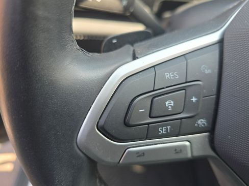 Used 2024 Volkswagen Atlas SEL Premium R-Line image 19