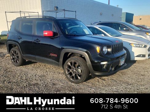 Used 2023 Jeep Renegade Latitude image 1