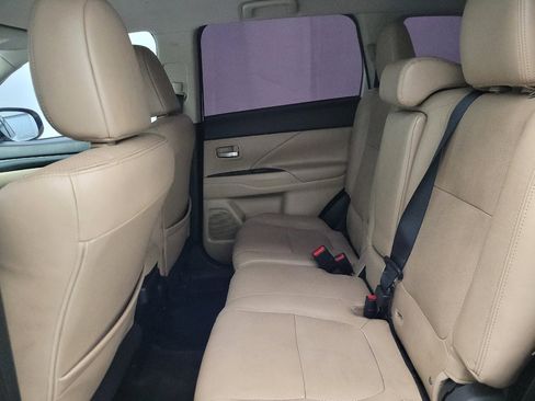 Used 2016 Mitsubishi Outlander SE FWD image 18