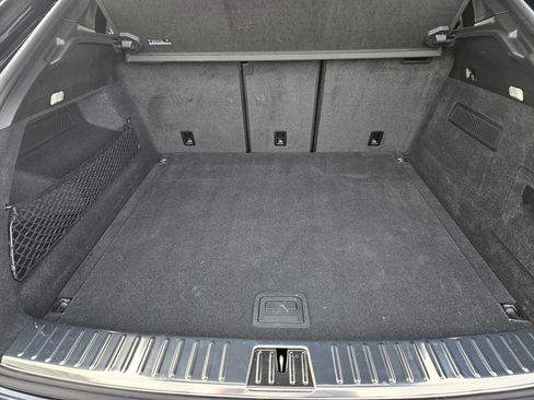 Certified 2025 Porsche Cayenne S image 31