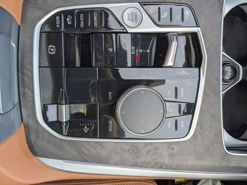 Used 2023 BMW X7 xDrive40i w/ Premium Package image 19