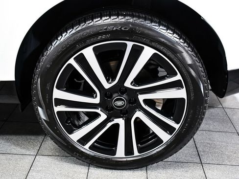 Used 2023 Land Rover Range Rover SE AWD/4WD image 8
