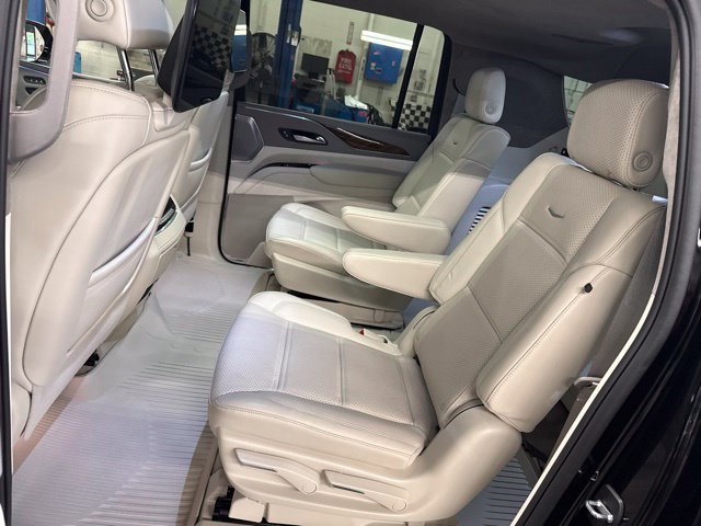 Certified 2024 Cadillac Escalade ESV Sport Platinum w/ LPO, ONYX Package AWD/4WD image 21