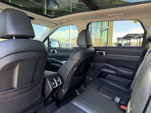 Used 2024 Kia Sorento S w/ Panoramic Sunroof Package AWD/4WD image 32