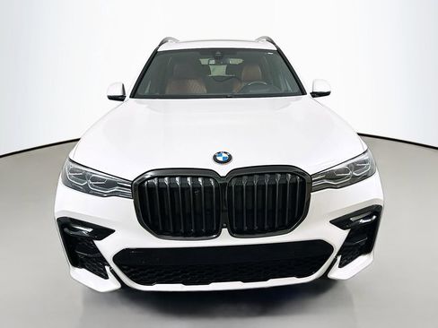 Used 2022 BMW X7 xDrive40i w/ M Sport Package image 2