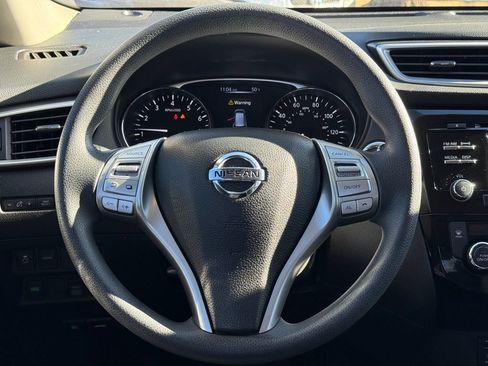 Used 2015 Nissan Rogue SV w/ SV Moonroof Package image 19