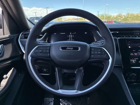 New 2025 Jeep Grand Cherokee Laredo X image 19