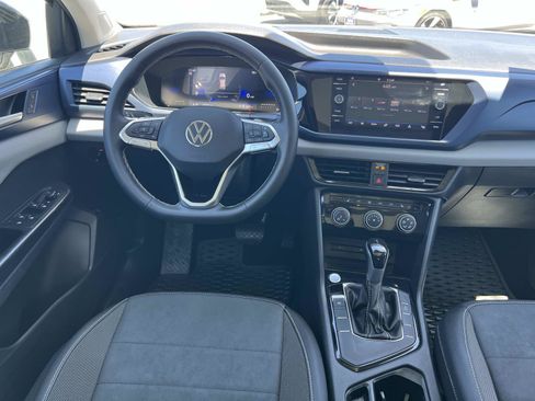 Certified 2023 Volkswagen Taos SE w/ Panoramic Sunroof Package FWD image 7