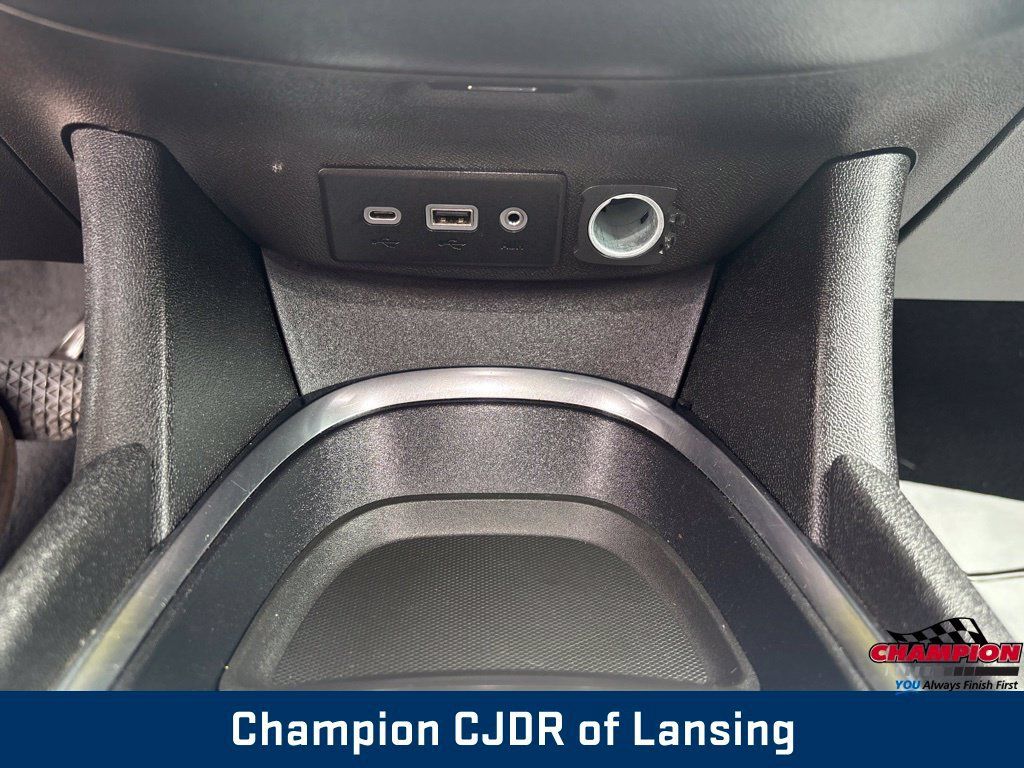 Used 2024 Chevrolet Malibu LT FWD image 28
