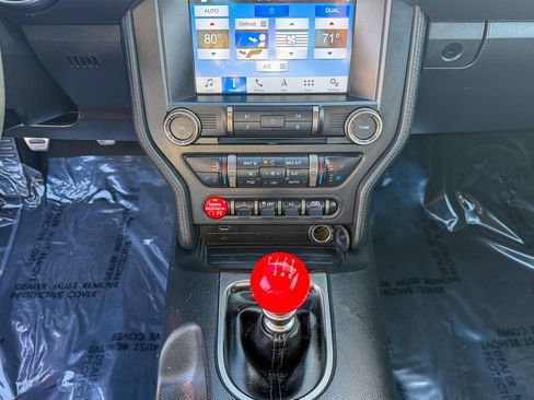 Used 2016 Ford Mustang Shelby GT350 w/ Technology Package image 29