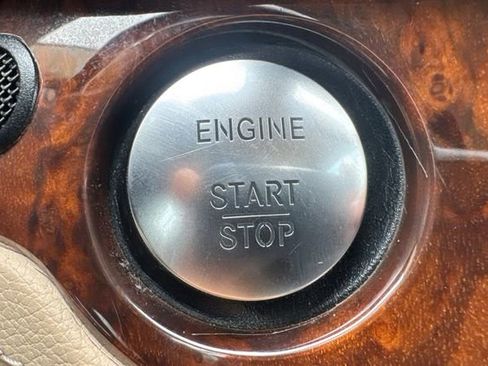 Used 2015 Mercedes-Benz SL 63 AMG image 34