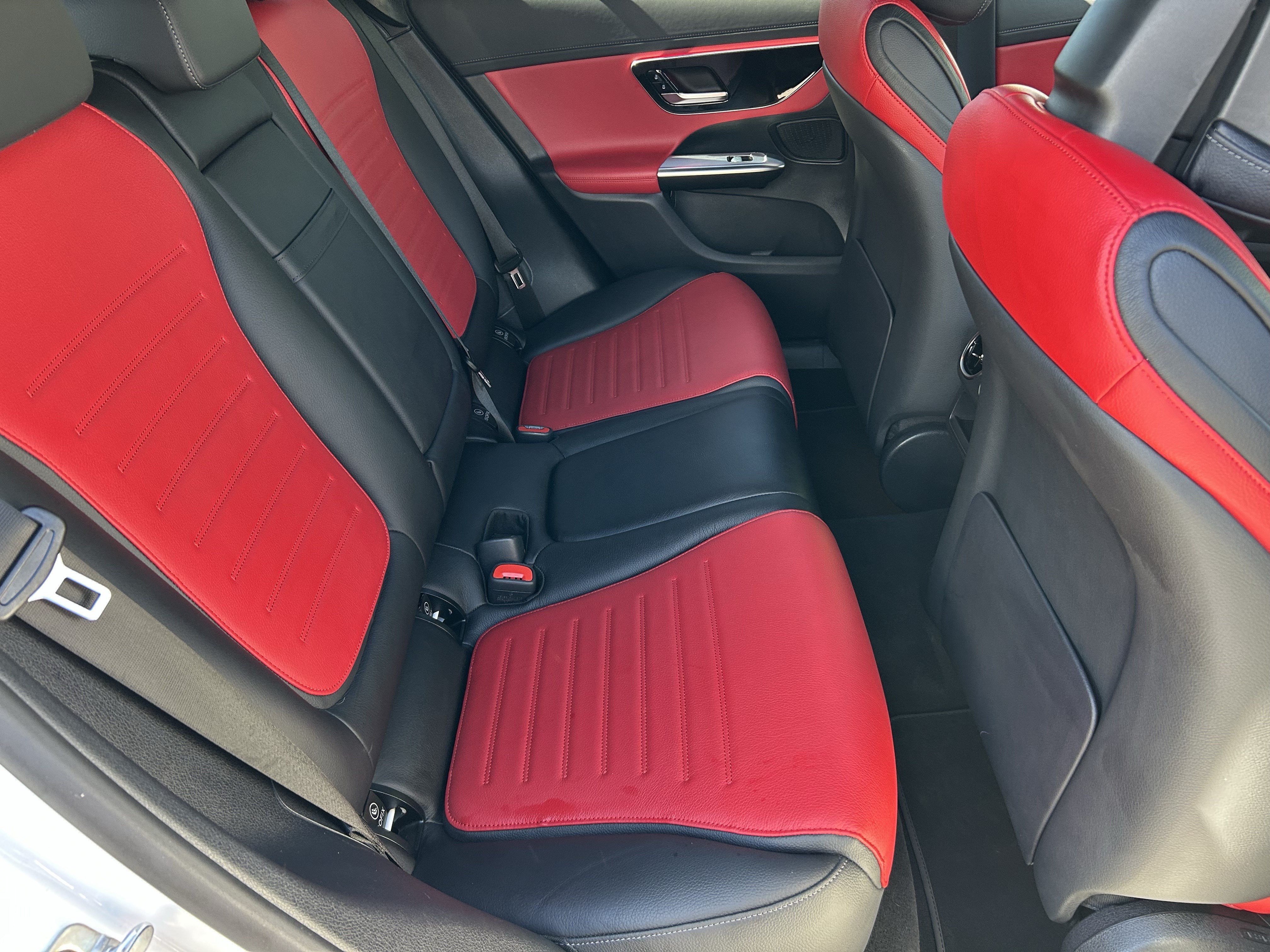 Used 2025 Mercedes-Benz GLC 300 image 11