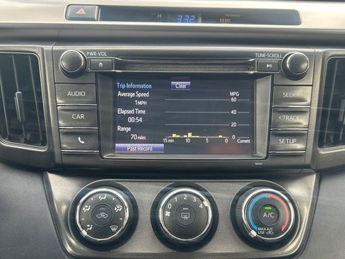 Used 2014 Toyota RAV4 LE AWD/4WD image 19